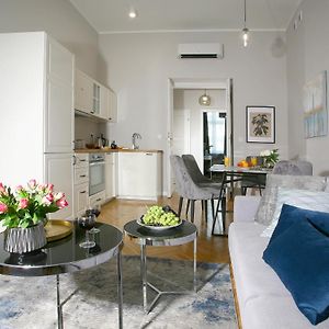 Gem Apartment By Castle